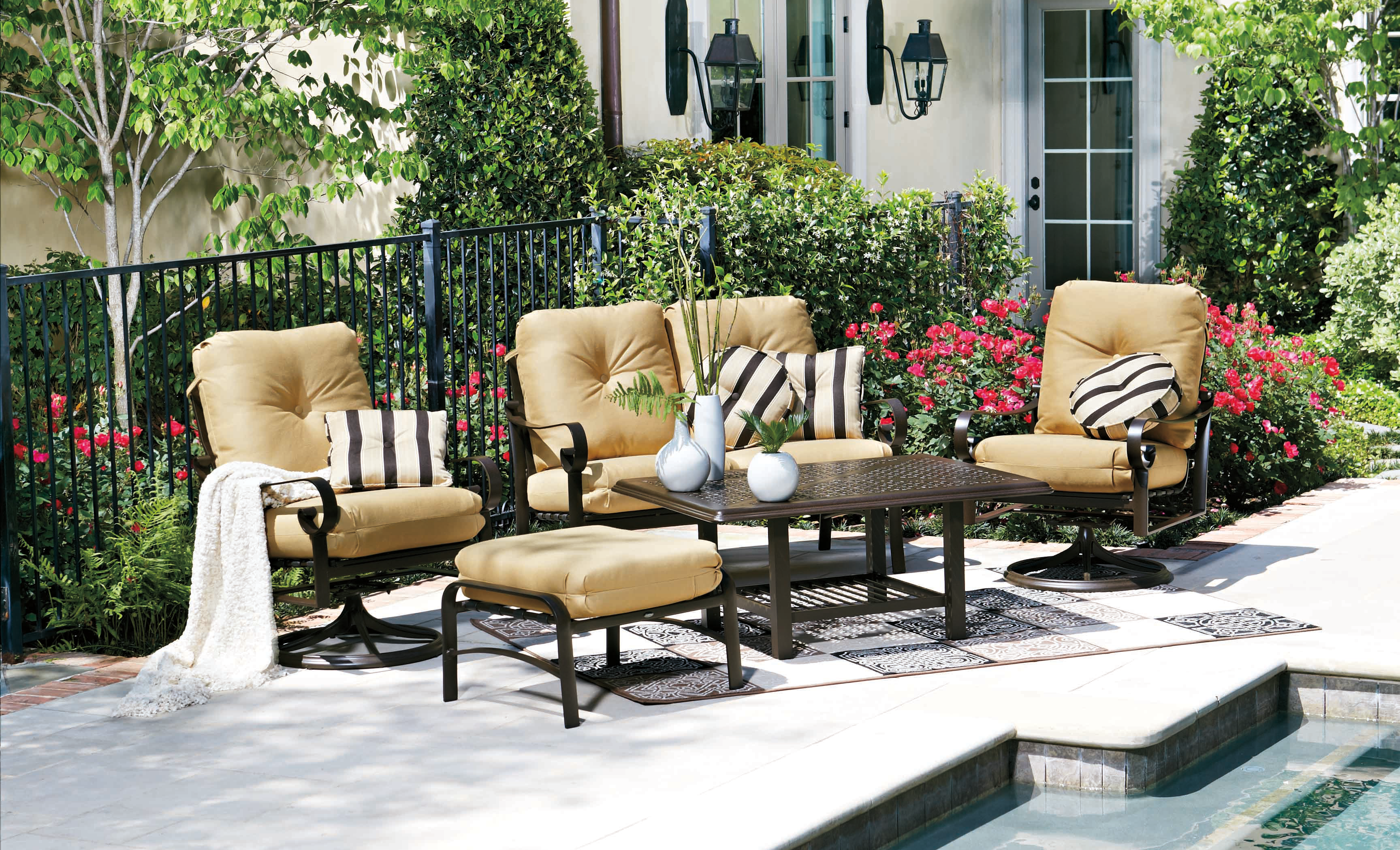 http://www.sunnilandpatio.com/cdn/shop/collections/Beldon_Seating_WithPillows_Etd_2.png?v=1540307521